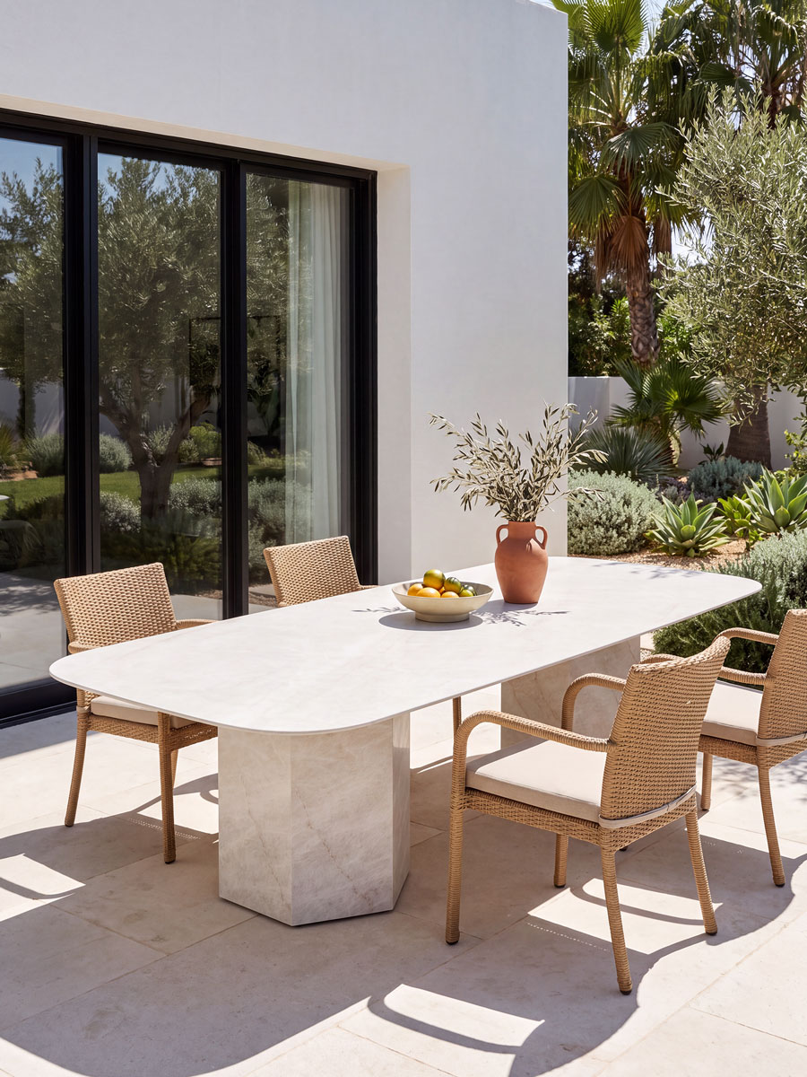 Phantom Solid - Curve Outdoor