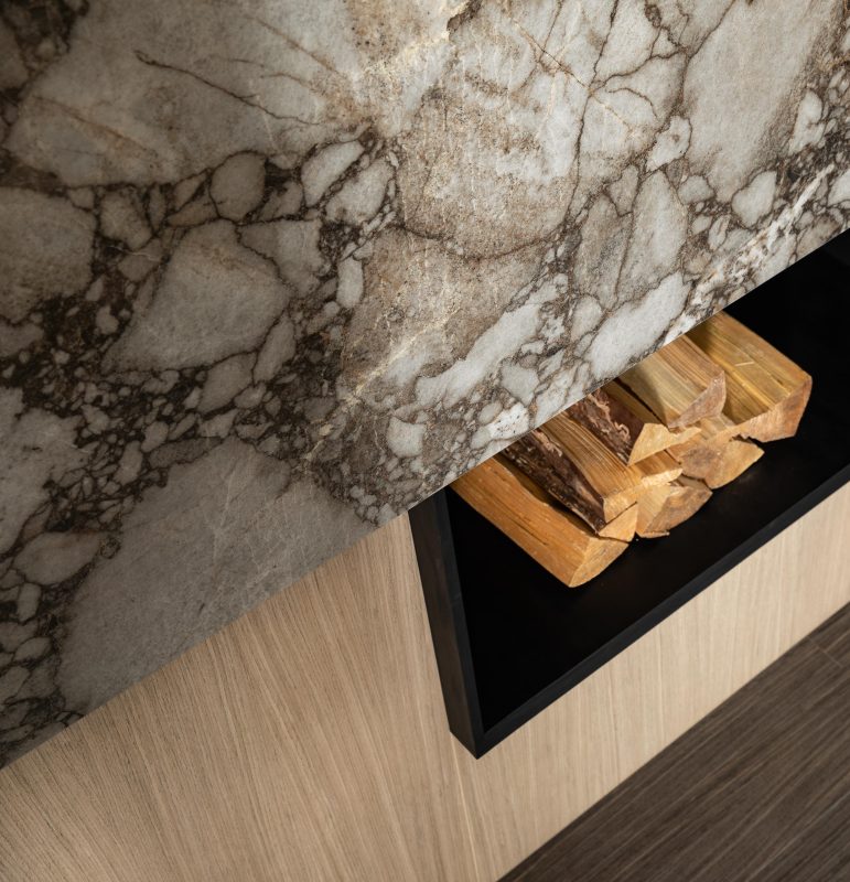 Woodstone – Mulberry (wall) & Mogano (floor) 42184