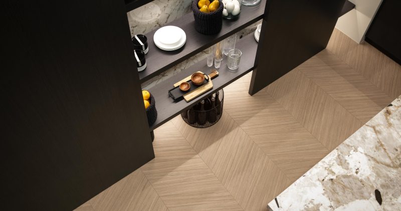 Woodstone – Mulberry Chevron Decor 42193