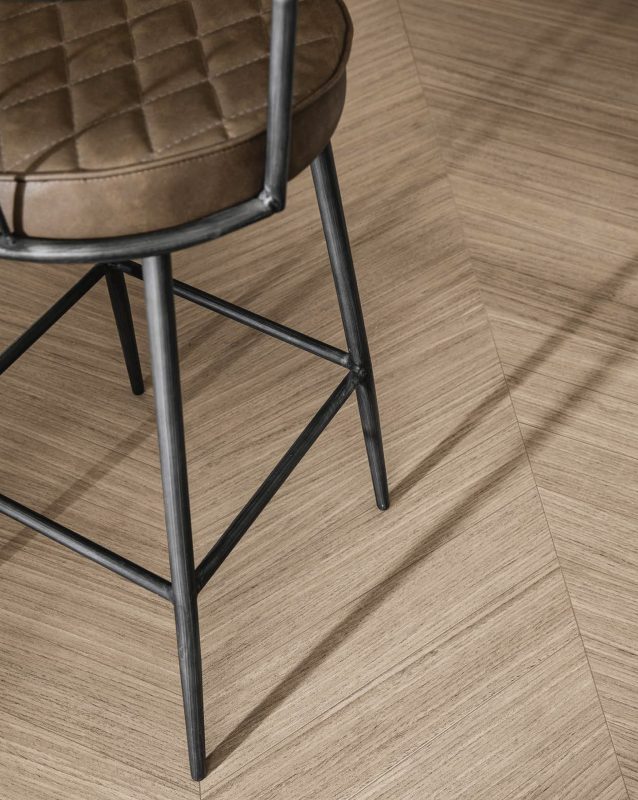 Woodstone – Mulberry Chevron Decor 42211