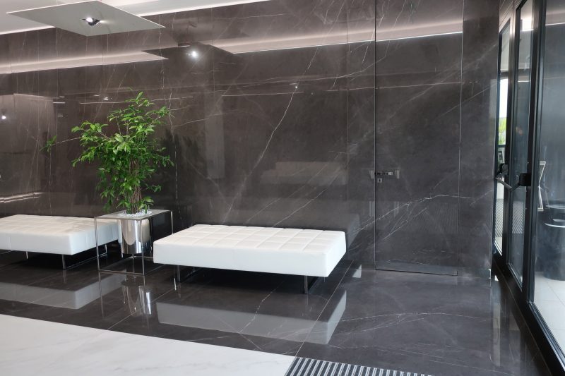 Grandi Marmi – Negresco (Photo ID: 12623)