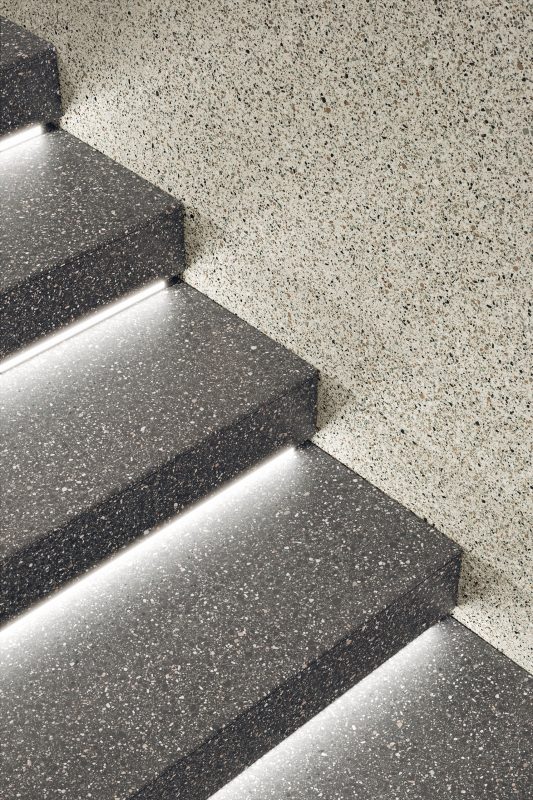 Terrazzo – Tiepolo (wall) & Veronese (Photo ID: 20670)