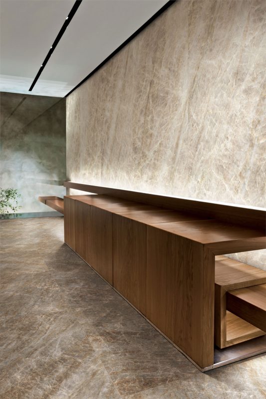 Via Taj Mahal – Dorado (wall) & Cinder (floor) 54079