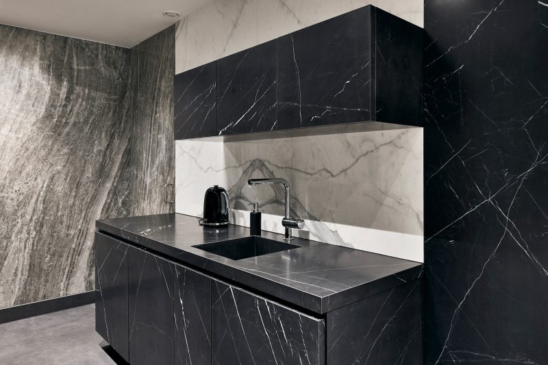 Grandi Marmi – Nero Marquina (Photo ID: 14788)
