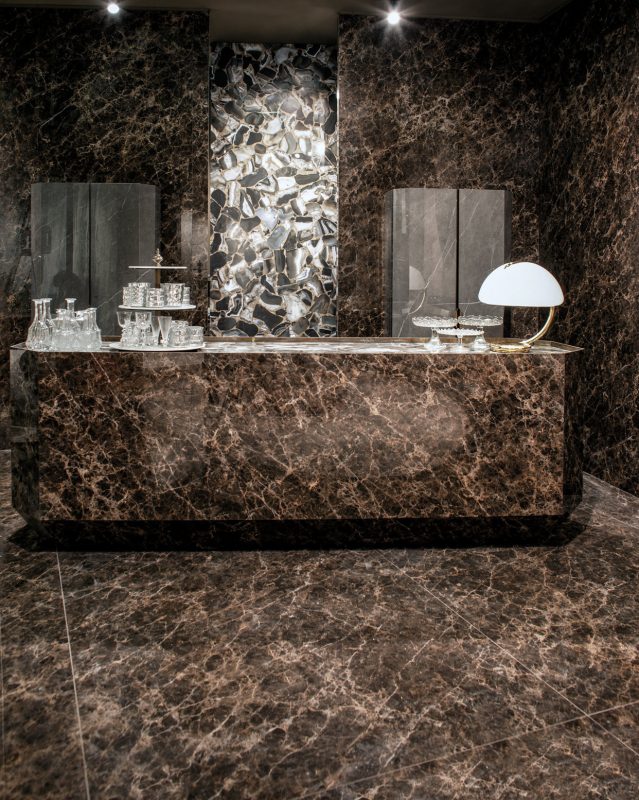 Marvel – Dark Emperor and Gem Stone – Agate Nero (Photo ID: 15857)