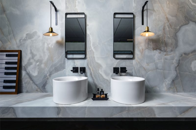 Onyx Sense – Oyster & Brown Onyx 42476